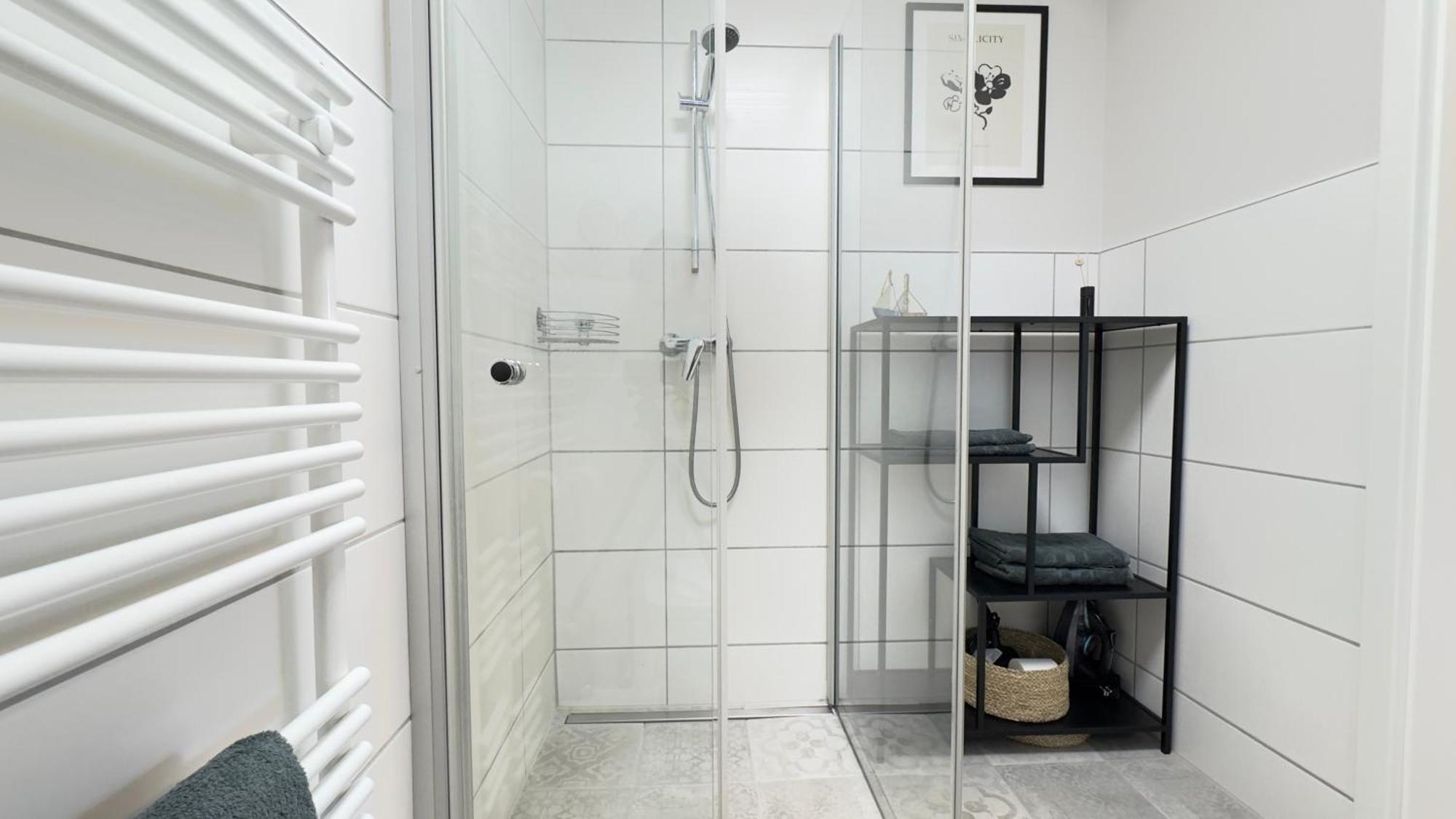 Fewo Am Park - 4P, Boxspringbett, Balkon, Smarttv, Gesundbrunnen, Familienfreundlich Halle  外观 照片