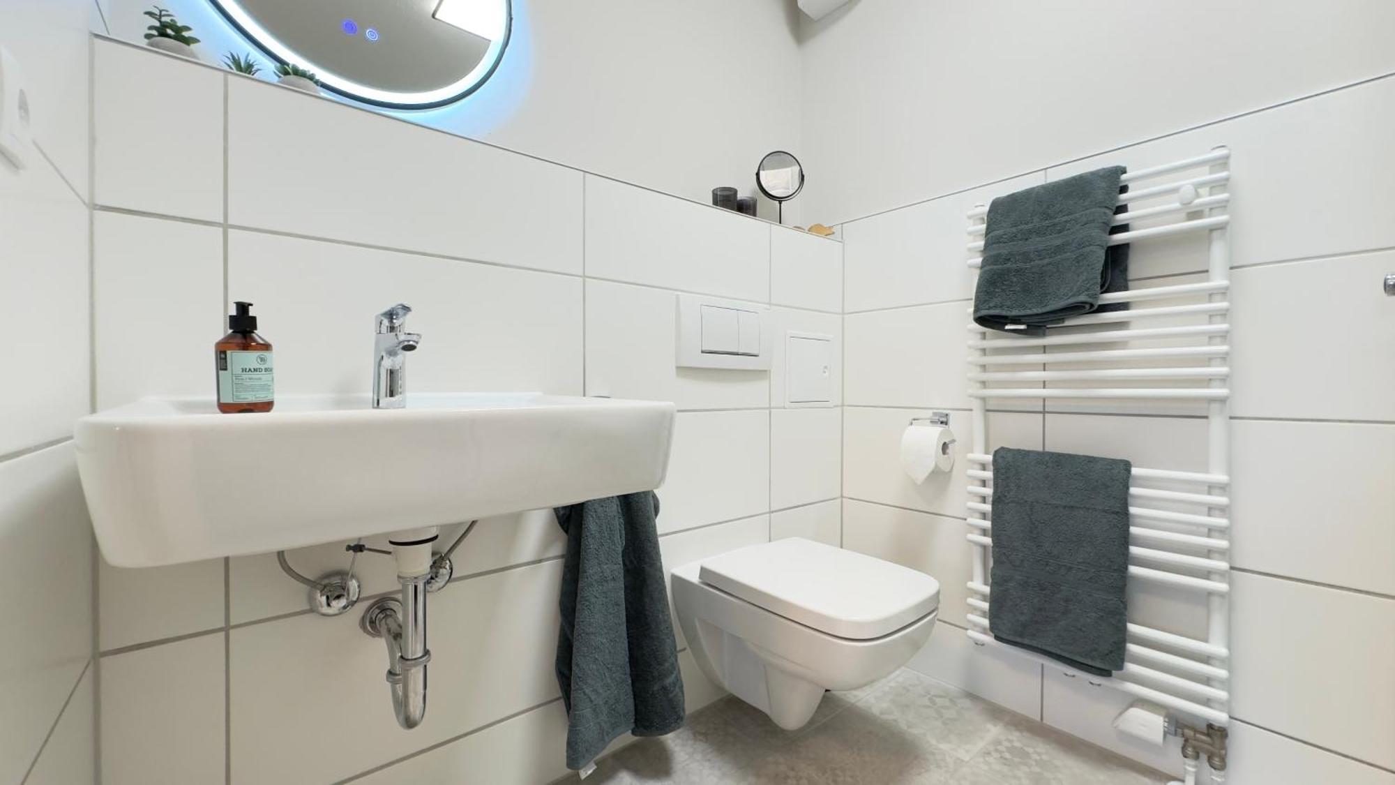Fewo Am Park - 4P, Boxspringbett, Balkon, Smarttv, Gesundbrunnen, Familienfreundlich Halle  外观 照片